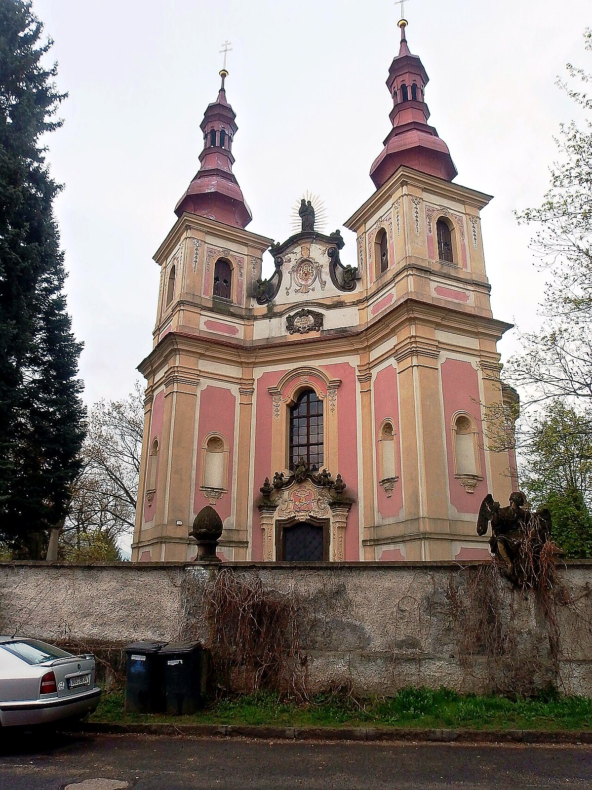 
<span>kostel Panny Marie Utěšitelky</span>
