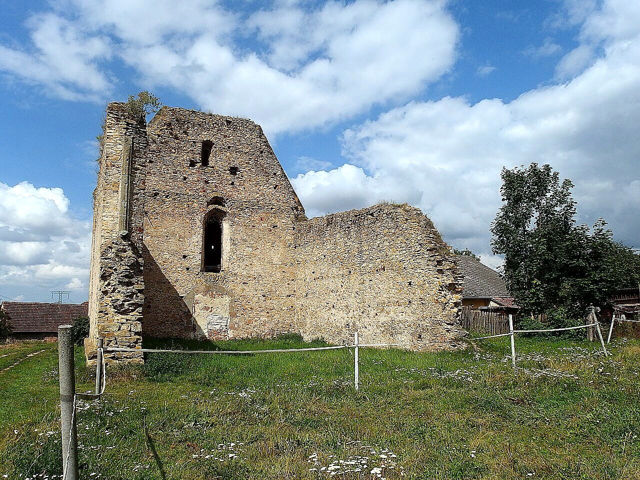
<span>kostel kláštera Koruny Panny Marie</span>
