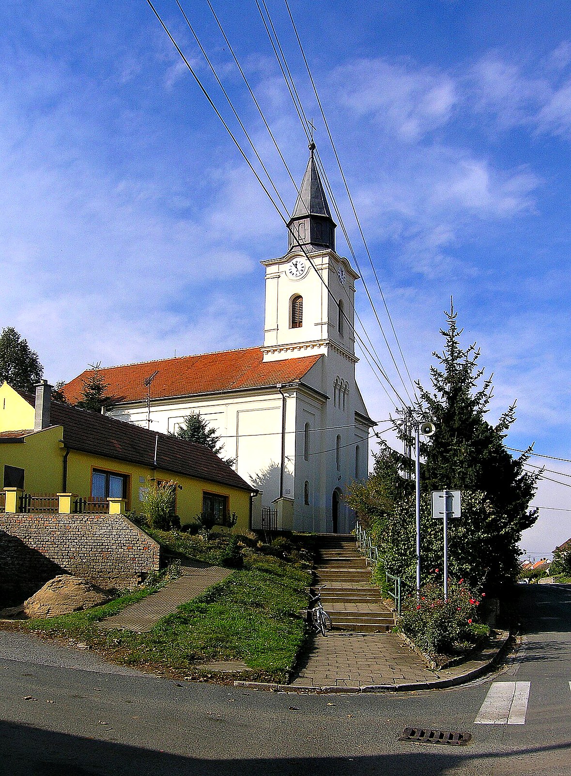 
<span>kostel svatého Bartoloměje (Krumvíř)</span>
