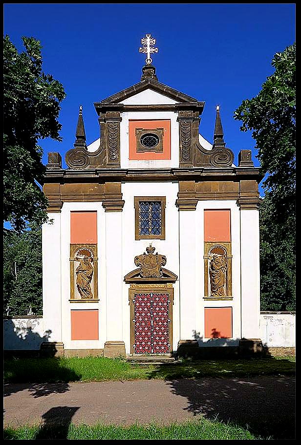 
<span>kostel svatého Isidora (Budenice)</span>

