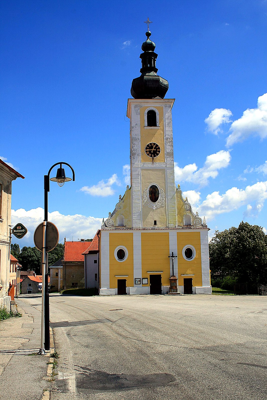 
<span>kostel svatého Jakuba Většího (Benešov nad Černou)</span>
