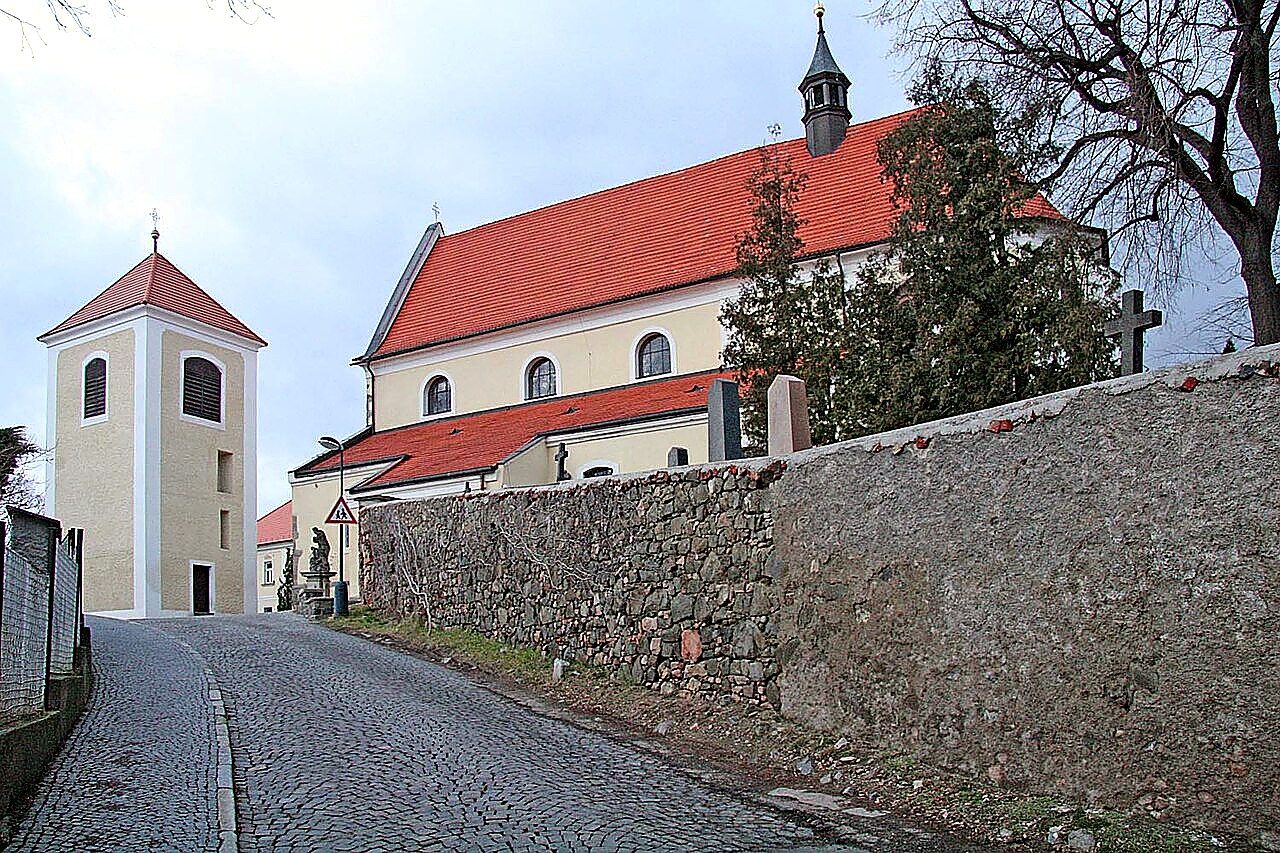 
<span>kostel svatého Mikuláše (Benešov)</span>
