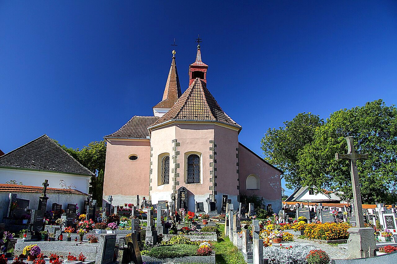 
<span>kostel svatého Mikuláše (Lažiště)</span>
