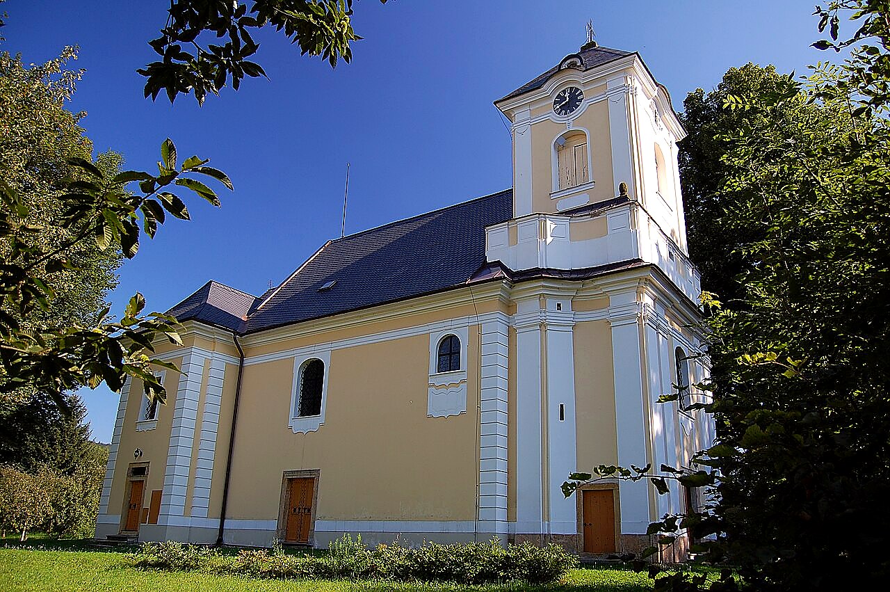 
<span>kostel svatého Petra a Pavla (Biskupice)</span>
