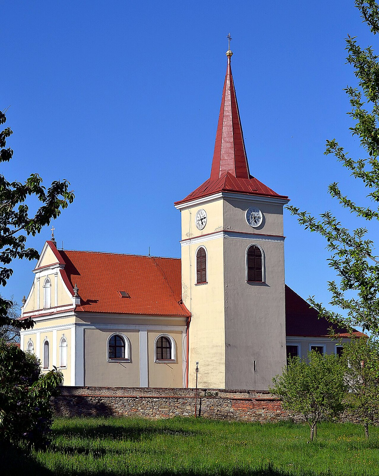 
<span>kostel svatého Vavřince (Domašov)</span>
