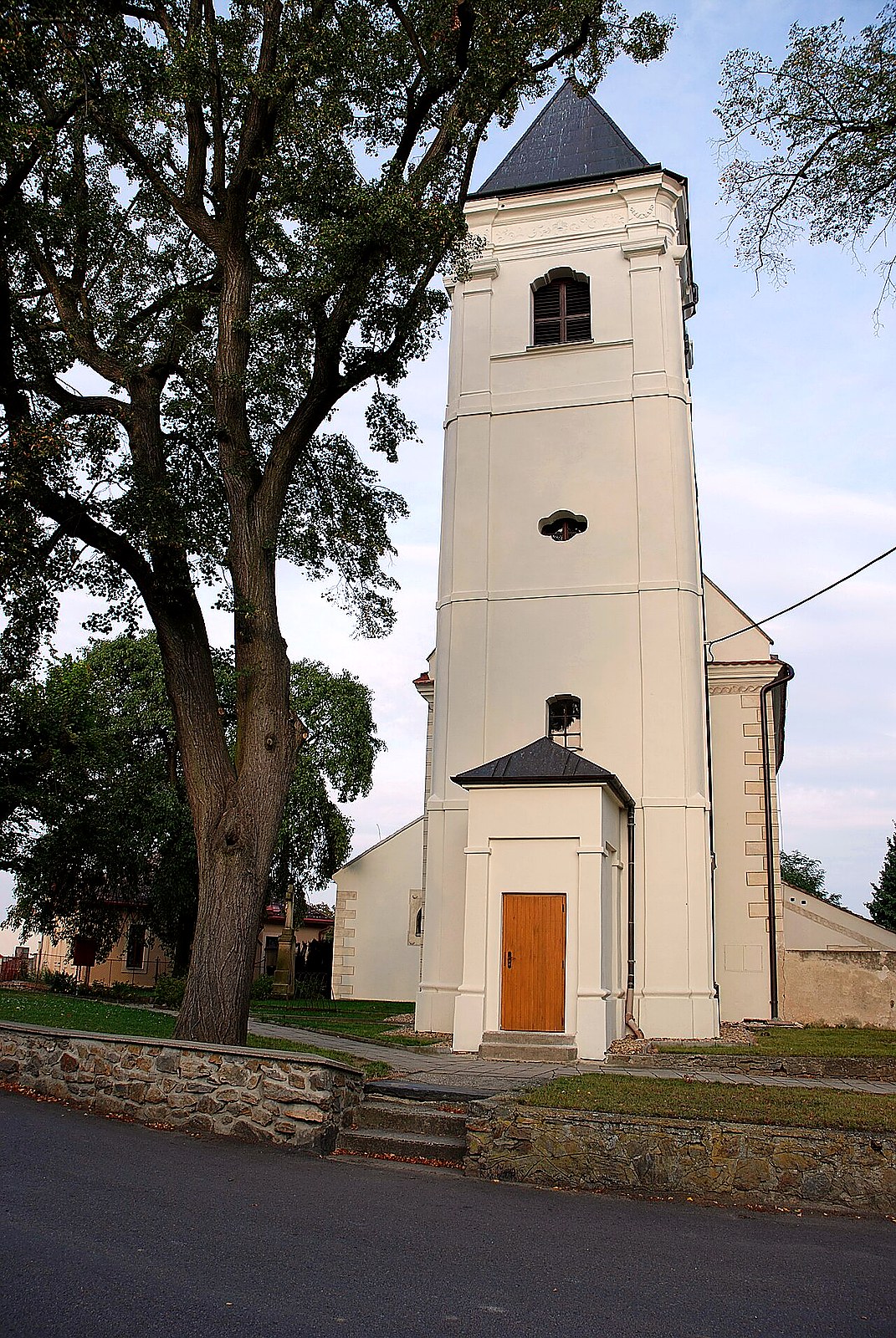 
<span>kostel svatého Vavřince (Hrotovice)</span>
