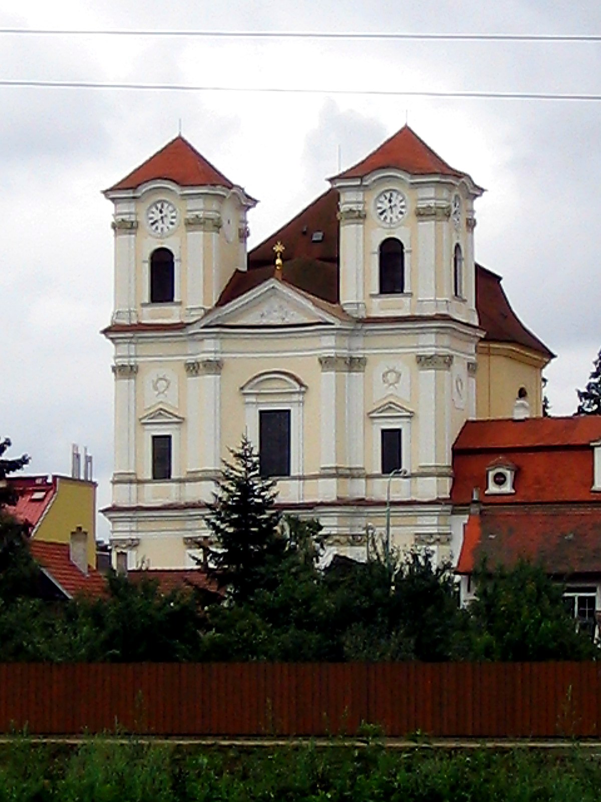 
<span>kostel svatých Andělů strážných (Veselí nad Moravou)</span>
