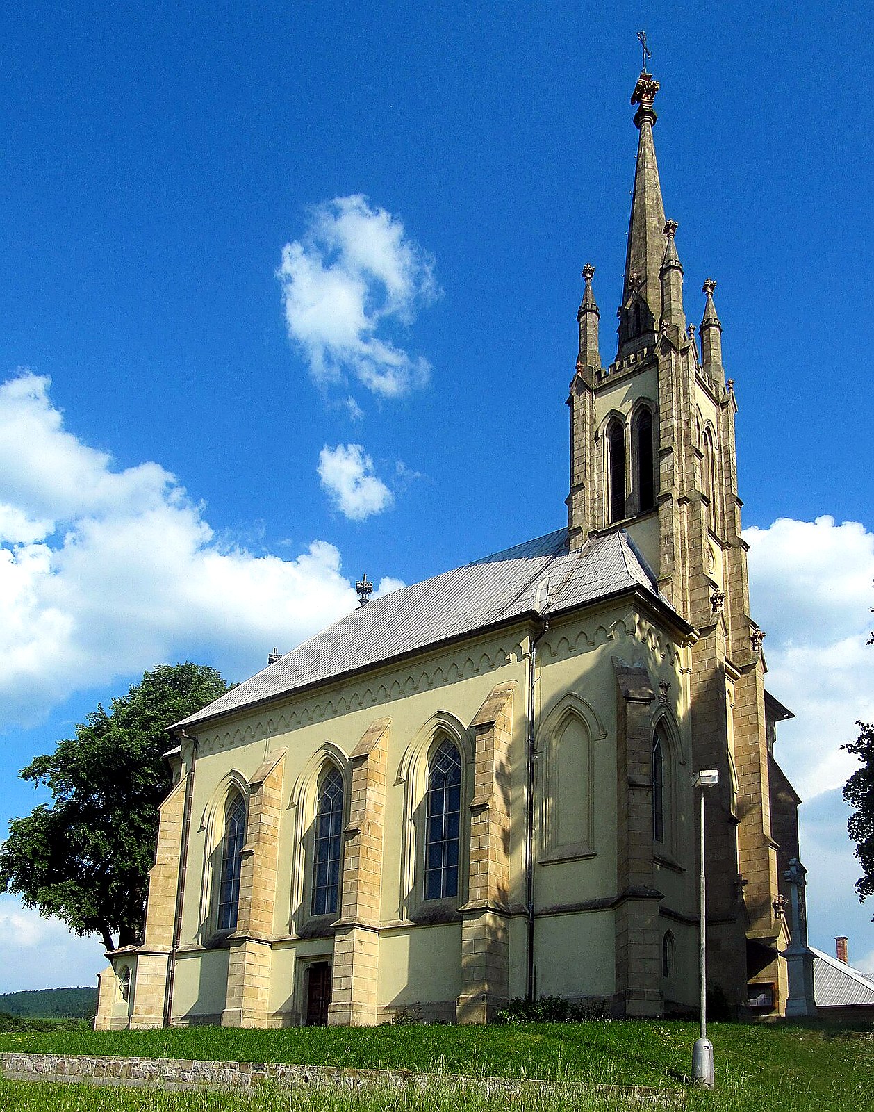 
<span>kostel svatých Cyrila a Metoděje (Bratřejov)</span>
