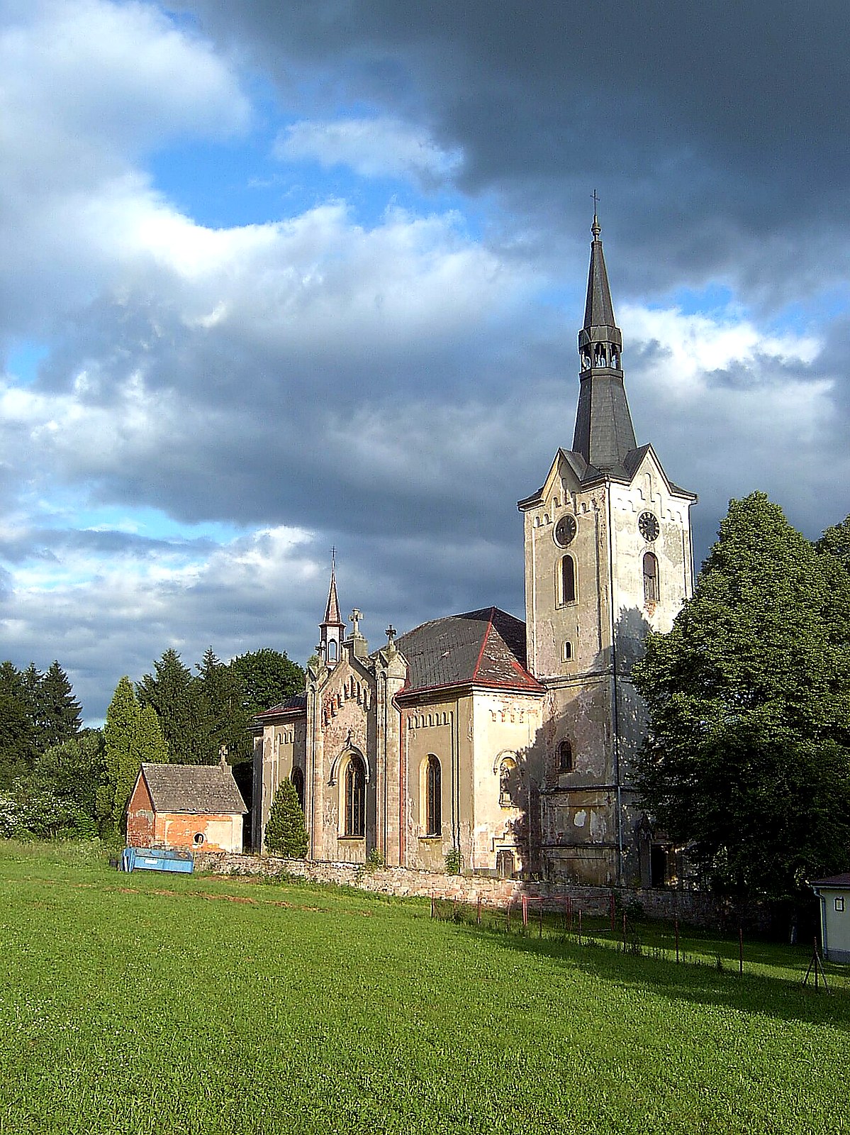 
<span>kostel svatých Petra a Pavla (Chotěvice)</span>
