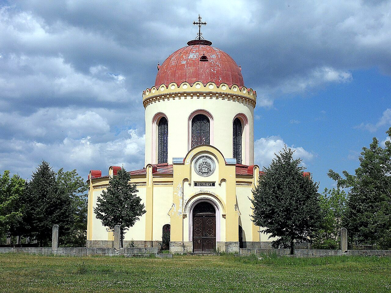 
<span>pohřební kaple svaté Terezie v Nečtinách</span>

