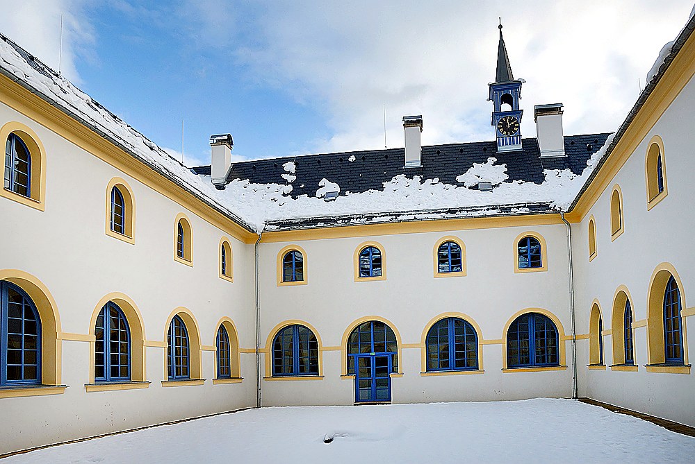 
<span>Františkánský klášter v Hostinném</span>
