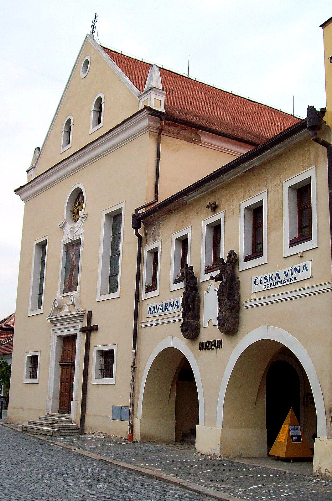 
<span>kapucínský klášter v Mělníku</span>
