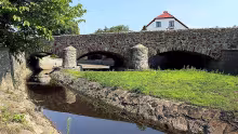 kamenný most v Želénkách
