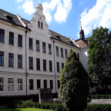 Budova Gymnázia Benešov, Husova 470