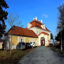 Horní zámek Panenské Břežany