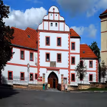 Starý zámek Lnáře
