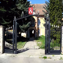 Zámek Dobromilice