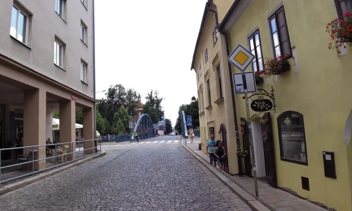 Biskupská 10