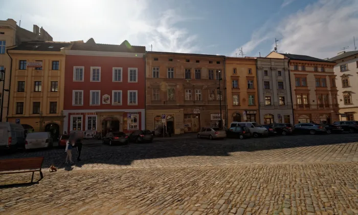 Dolní náměstí 21