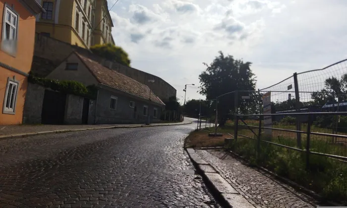 Dómské náměstí 12