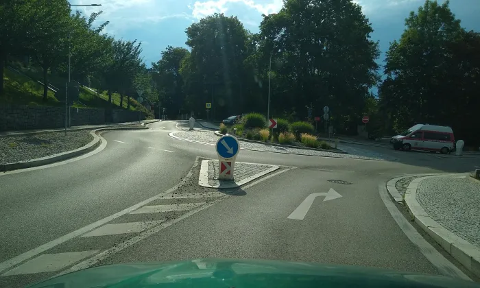 Společenský dům Týnec nad Sázavou - bývalá továrna na kameninu