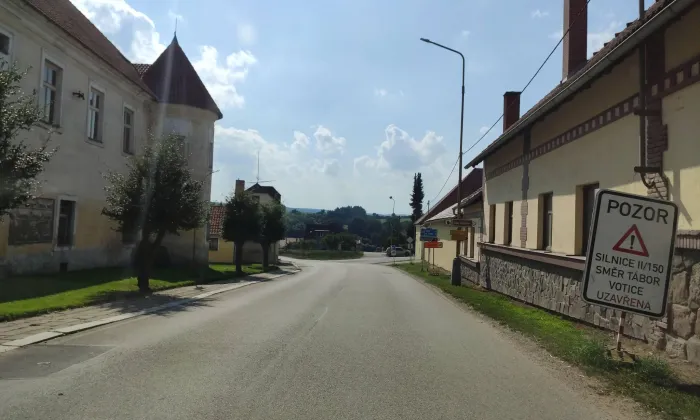zámek Louňovice pod Blaníkem