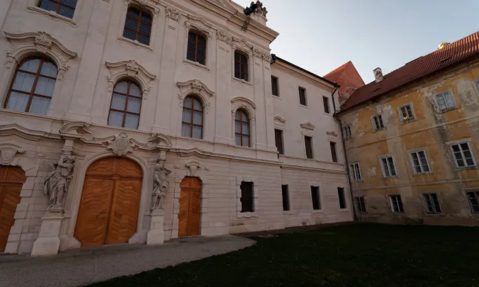 Kostel Nanebevzetí Panny Marie, svatého Wolfganga a svatého Benedikta