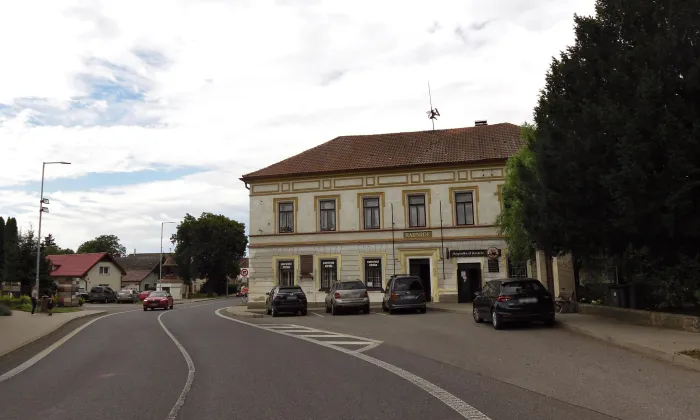 Kostel svatého Petra a Pavla (Bezno)
