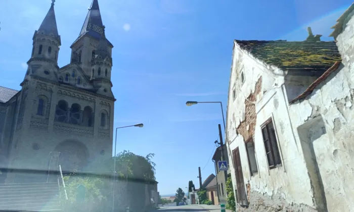 Kostel svatých Petra a Pavla (Hosín)