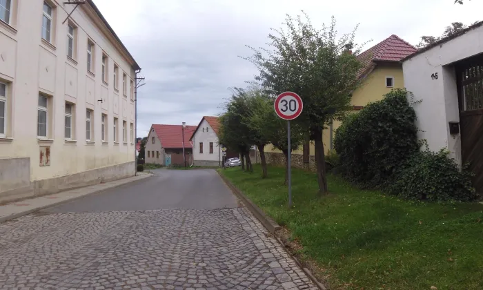Kostel svatých Petra a Pavla (Načeradec)