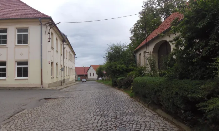 Kostel svatých Petra a Pavla (Načeradec)