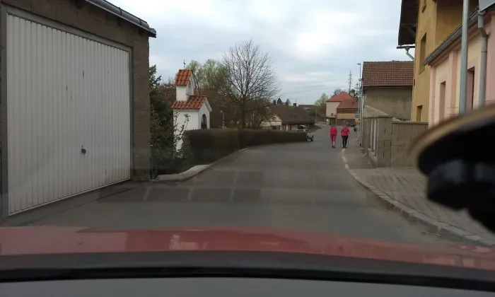 kaple se zvoničkou a zvonem