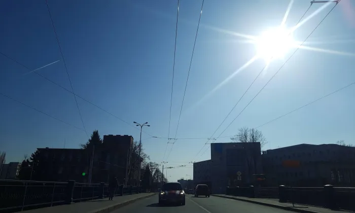Moravský most s jezem a elektrárnou