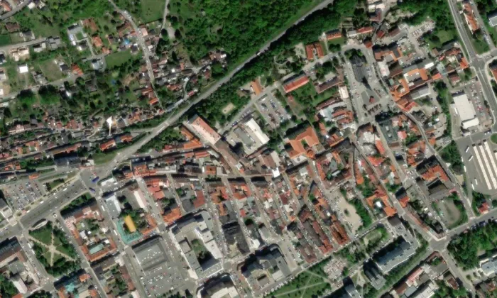 Bývalá lékárna U české koruny – letecký pohled