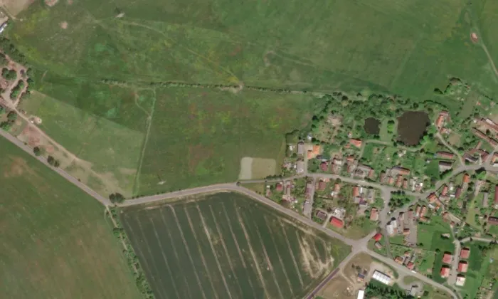 Bavůrkův smírčí kříž – letecký pohled