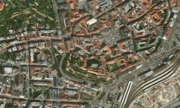 Biskupská 7 – letecký pohled