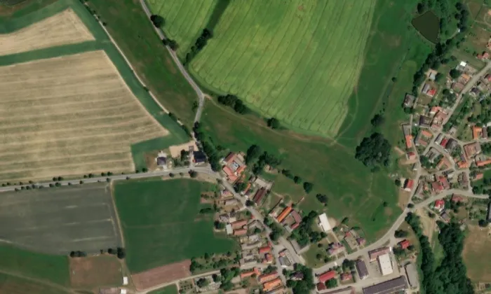 Boží muka severně od Častrova – letecký pohled