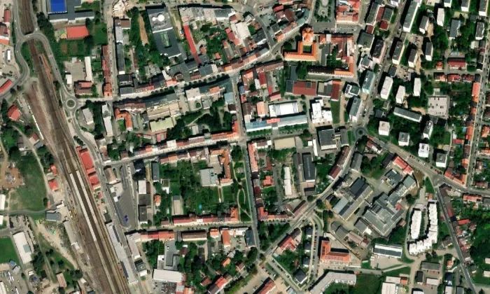 Budova Gymnázia Benešov, Husova 470 – letecký pohled