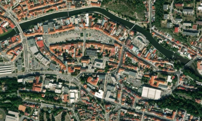 Busta Kurta Konráda – letecký pohled