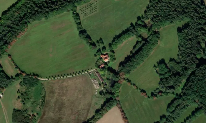Cuknštejn – letecký pohled