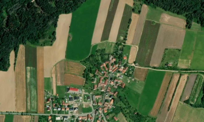 Dřevěný kříž – letecký pohled
