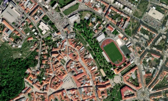 Divišovo náměstí 10 – letecký pohled