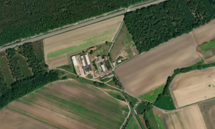 Dvorec Karlov – letecký pohled