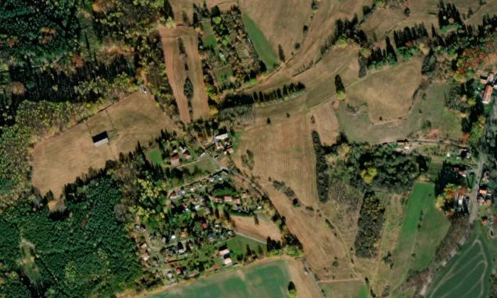 Dvorec Peklo – letecký pohled
