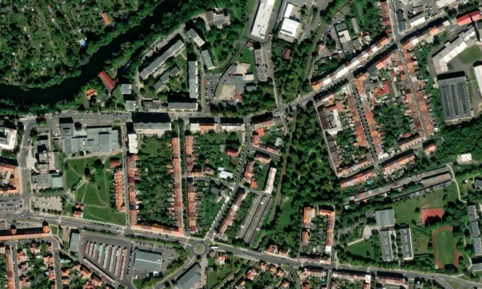 evangelický kostel v Lounech – letecký pohled