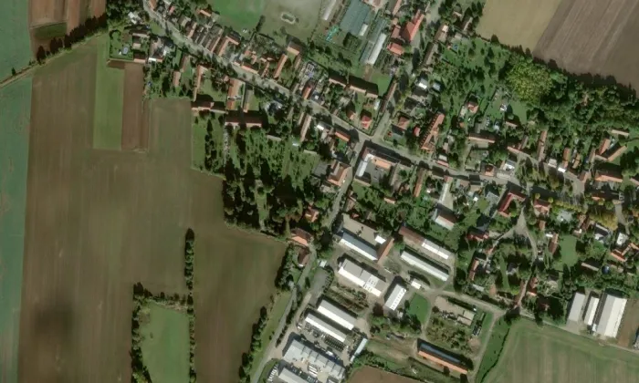 evangelický kostel ve Velimi – letecký pohled