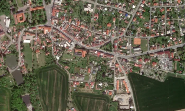 Františkánský klášter v Zásmukách – letecký pohled