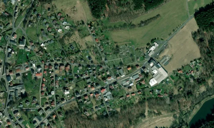 Hřbitovní kaple (Dolní Poustevna) – letecký pohled