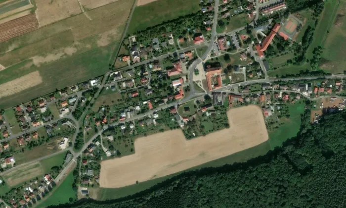hřbitovní kaple ve Štípě – letecký pohled