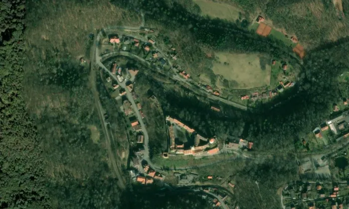 kaple Korunování Panny Marie (Křivoklát) – letecký pohled